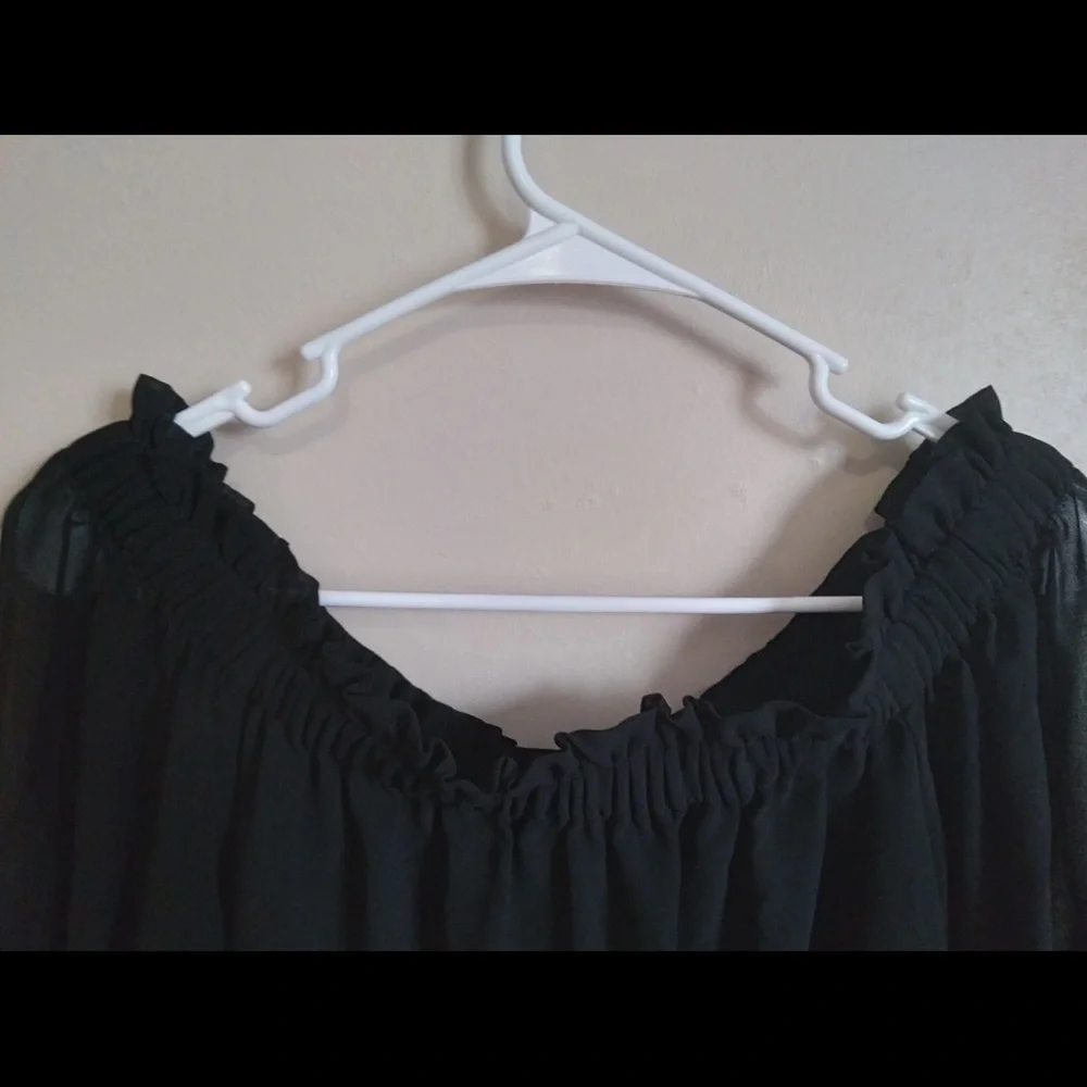 1. State Size Medium Black Ruffle Short Sleeve Off The Shoulder Blouse - Picture 7 of 11